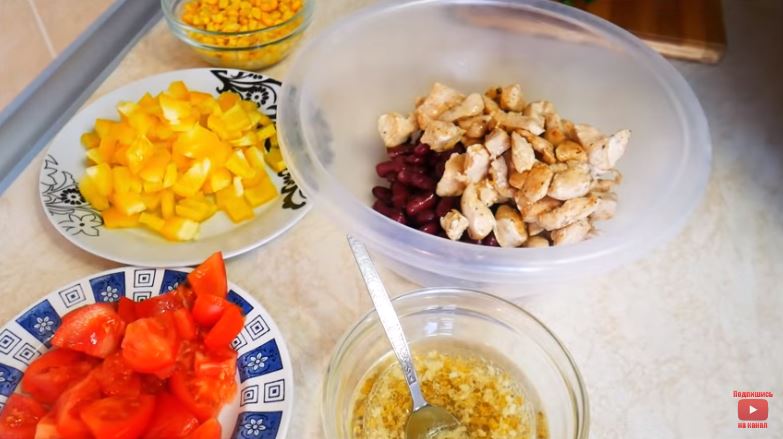 Салат с куриным феле без майонеза и закуска с печенью трески
