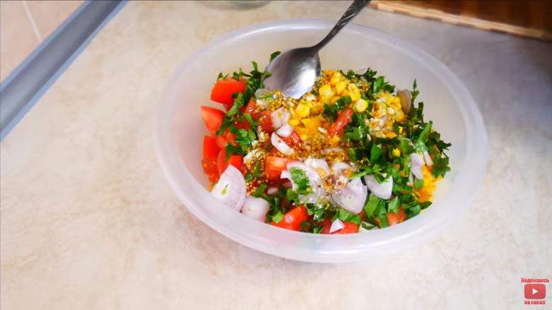 Салат с куриным феле без майонеза и закуска с печенью трески