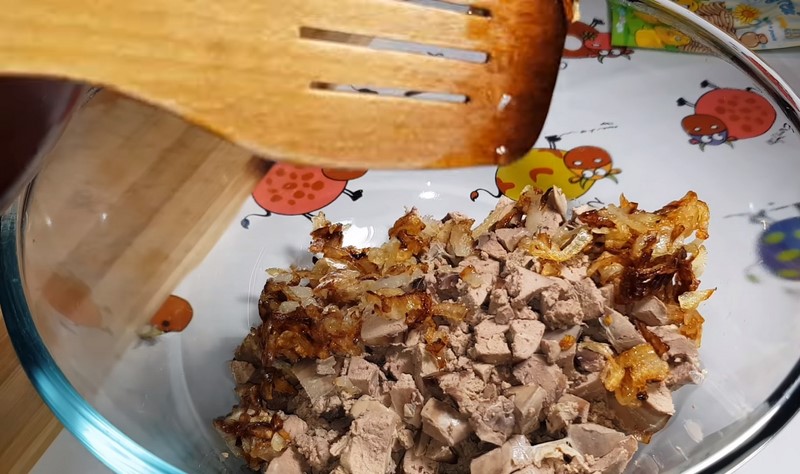 Салат «Жемчужина»: всего 4 ингредиента, но до чего же вкусно. Попробуй, он того стоит